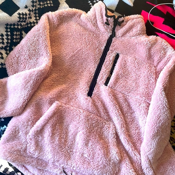 VS PINK Fuzzy Half zip up - Picture 8 of 10